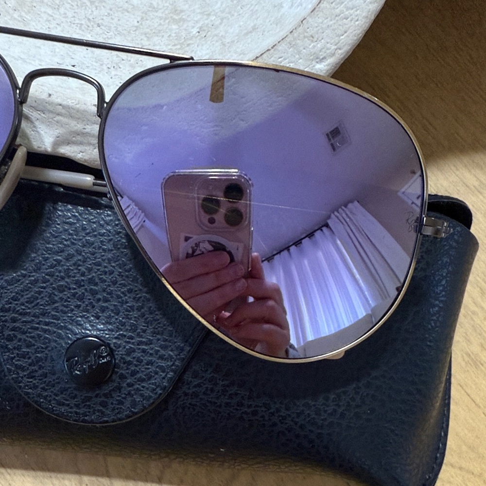 Ray-Ban Aviator Sunglasses with Silver Lenses and Black Case - Picture 3 of 5